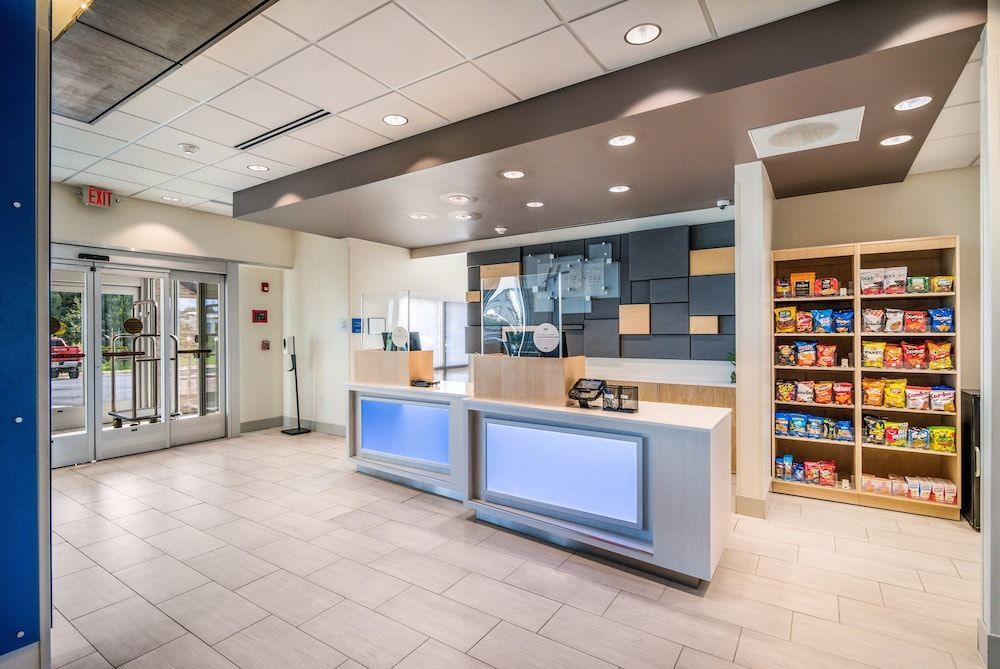 Holiday Inn Express & Suites ASHEBORO by IHG 2