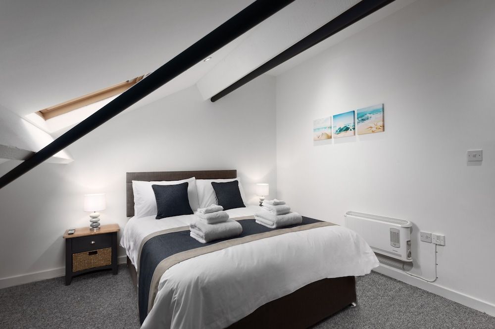 Mclaren House Seahouses 1