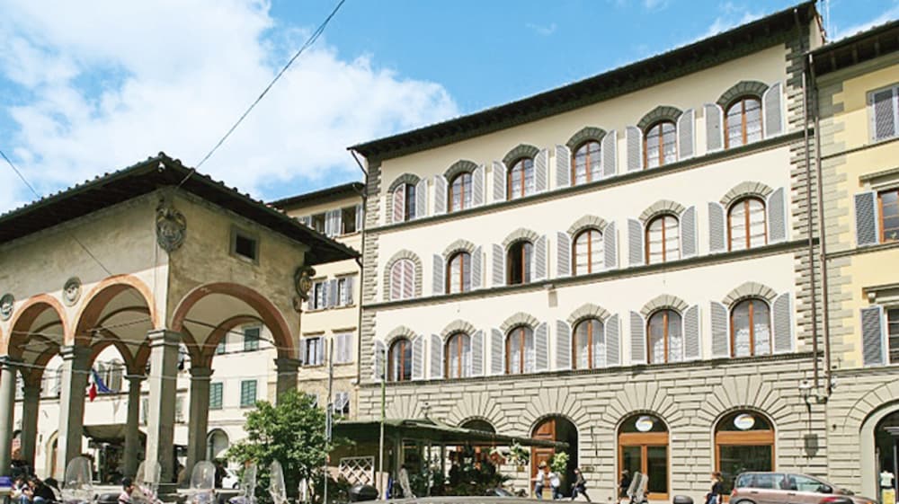 Palazzo dei Ciompi 1