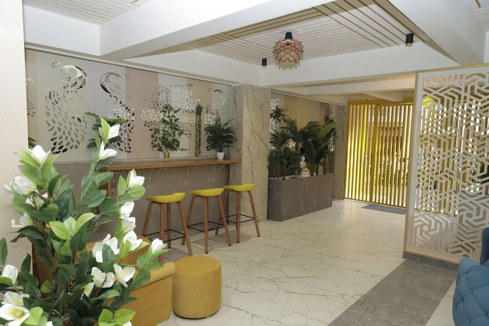 HOTEL.327 1