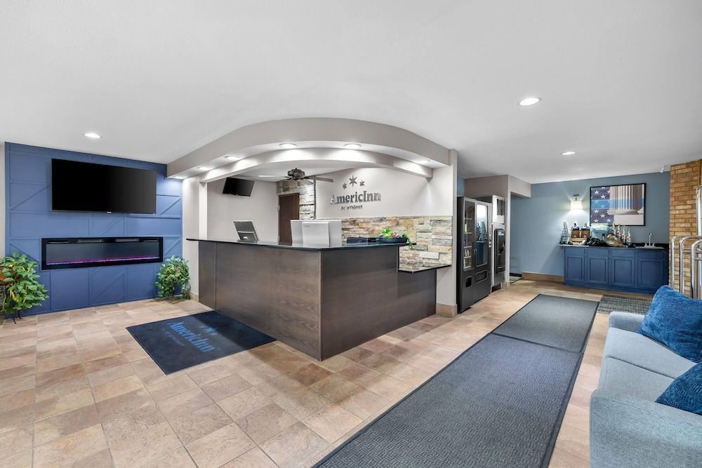AmericInn by Wyndham Delafield-Milwaukee 2