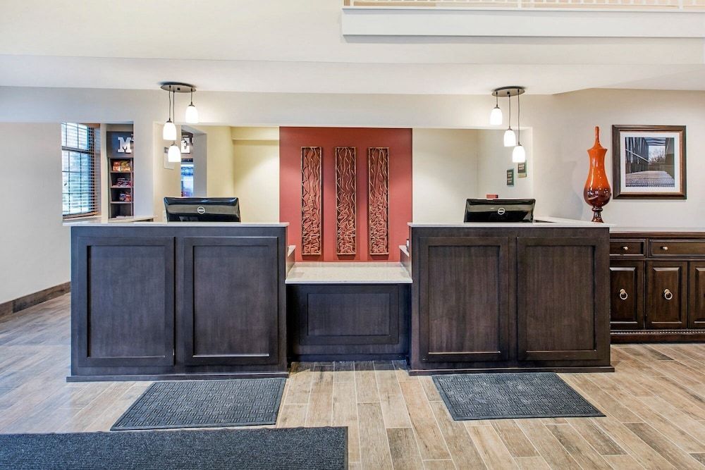 Country Inn & Suites by Radisson, Grandville-Grand Rapids West, MI 2