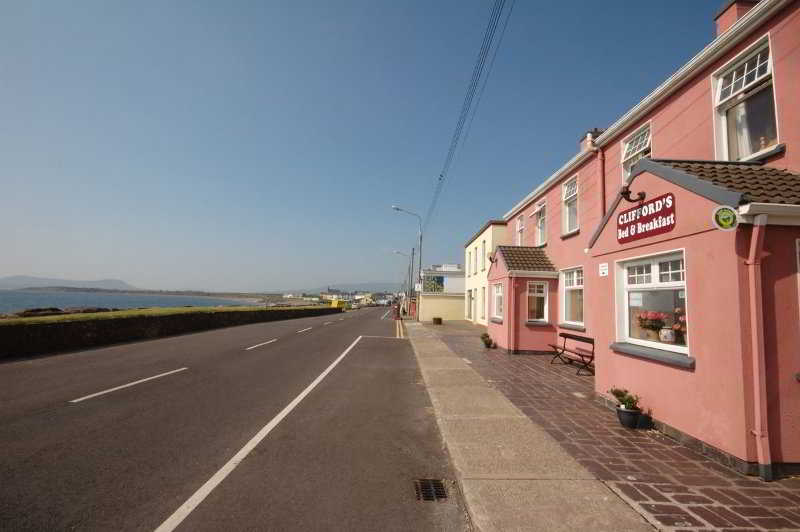 Clifford ́s Ocean View B&B 1