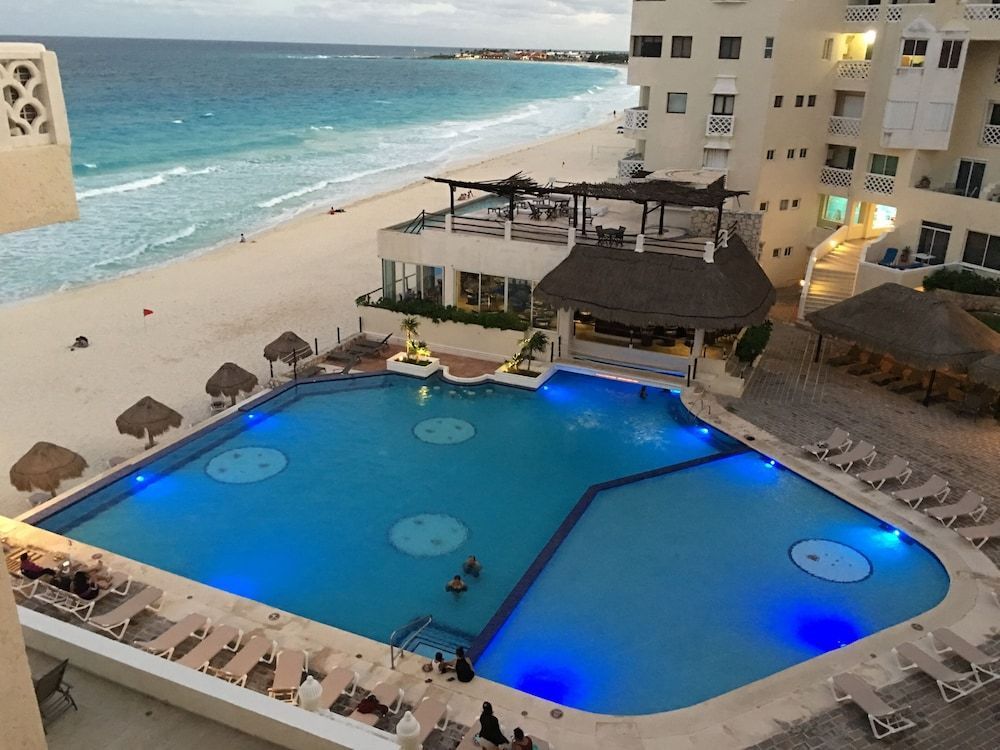 Cancun Plaza - Best Beach 1
