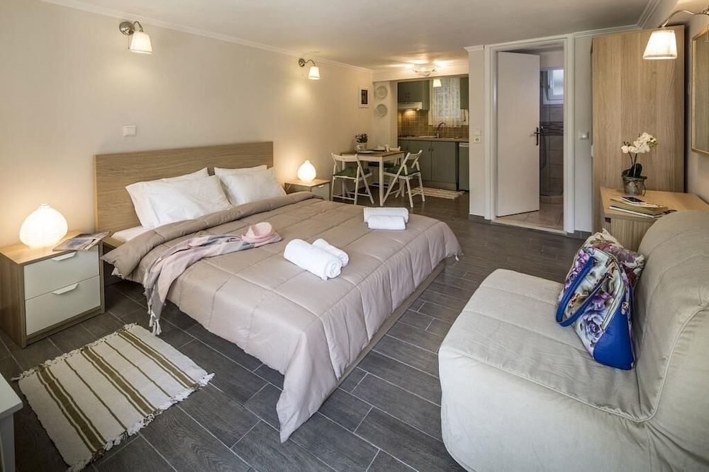 Vassilis Guest House 2