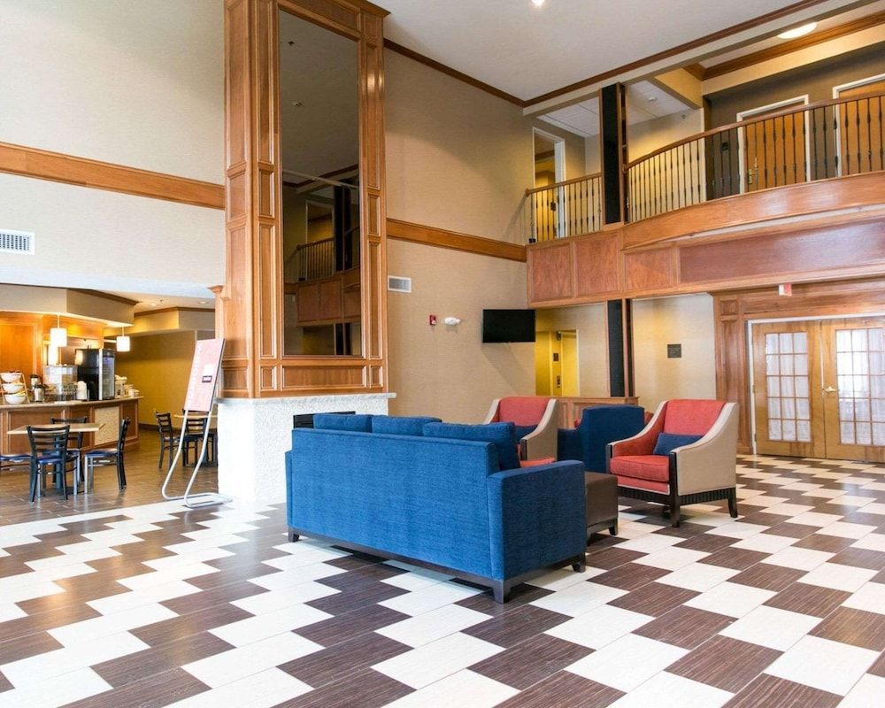 Comfort Suites Benton Harbor - St Joseph 2