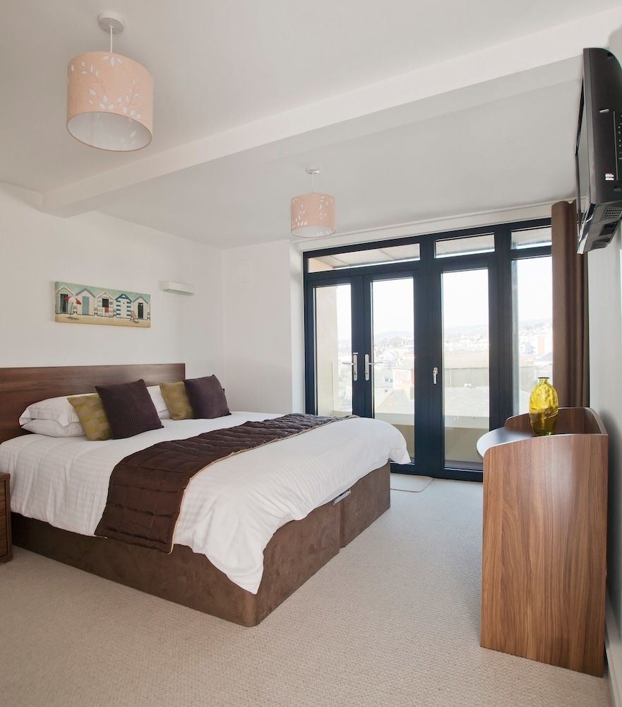 Riviera Apartments - Five Stylish Penthouse Apartments with Unrivalled Sea Views of Teignmouth, Shaldon, The Jurassic Coastline & The Teign Estuary 2