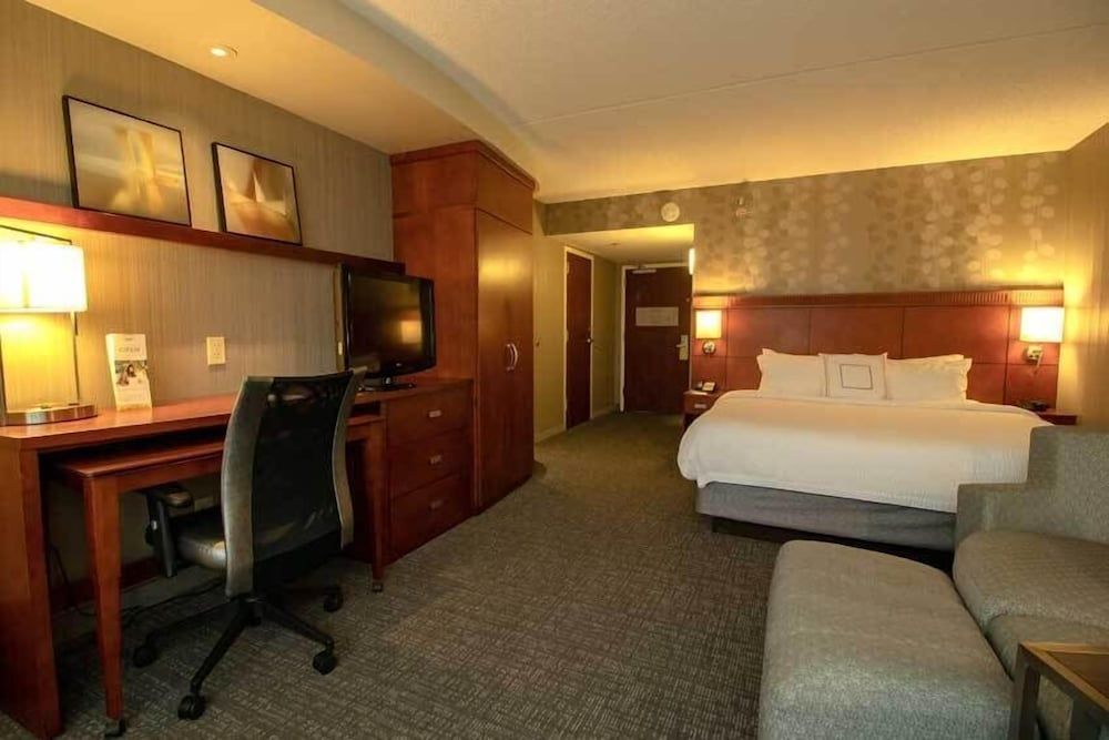 The Columbus Hilliard Hotel 2