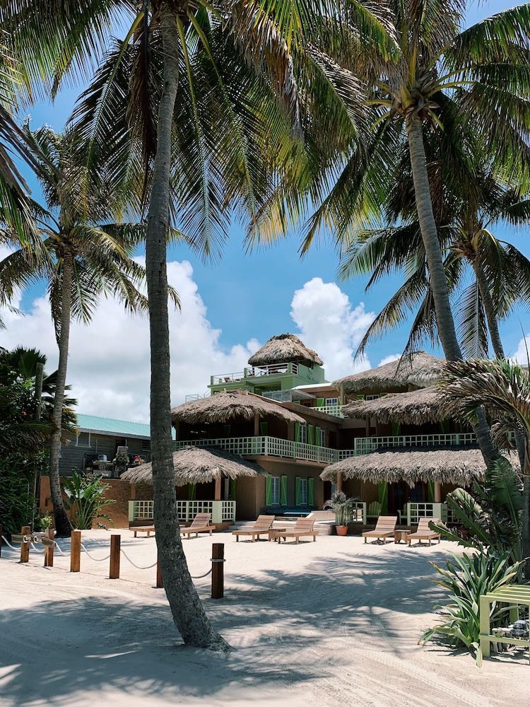 Caye Casa 2