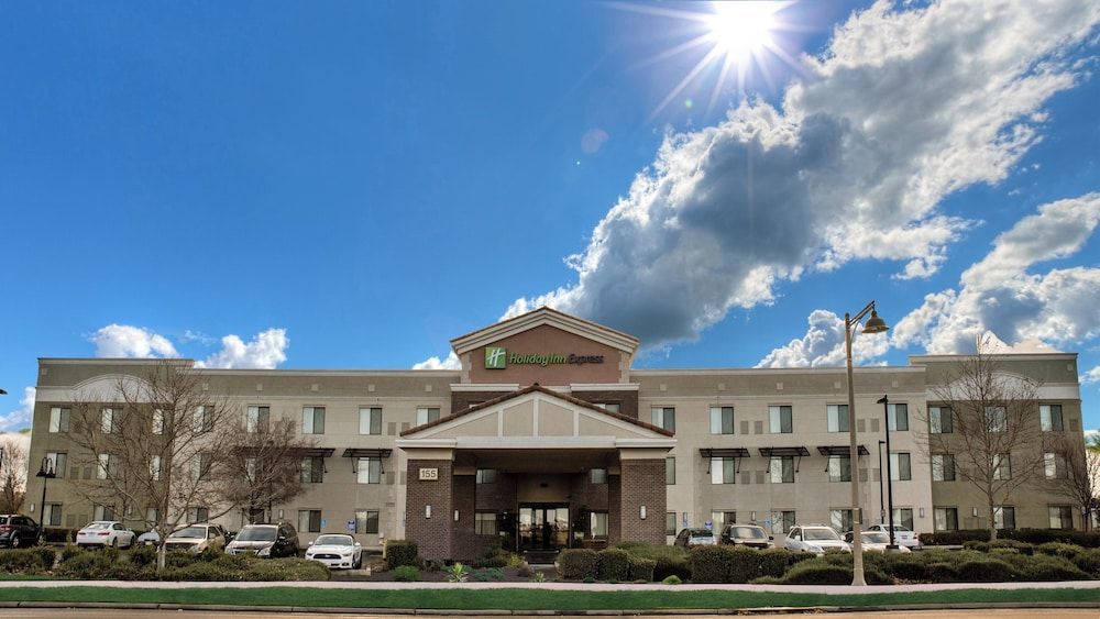 Holiday Inn Express & Suites LINCOLN-ROSEVILLE AREA by IHG 1