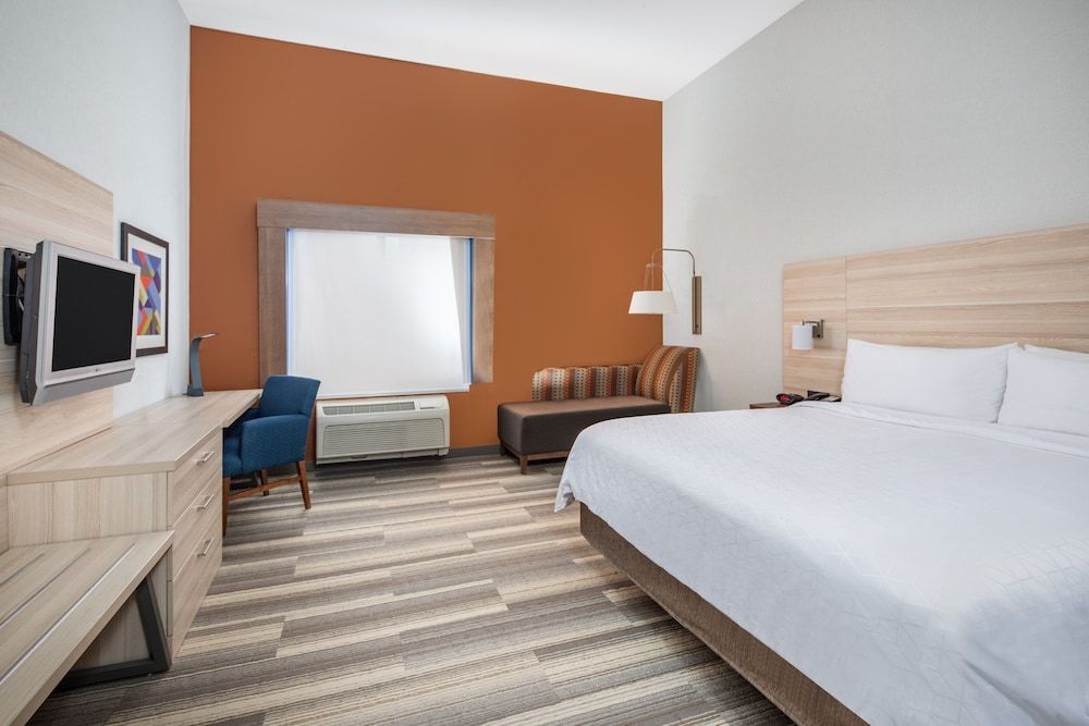 Holiday Inn Express & Suites ONTARIO AIRPORT by IHG 2