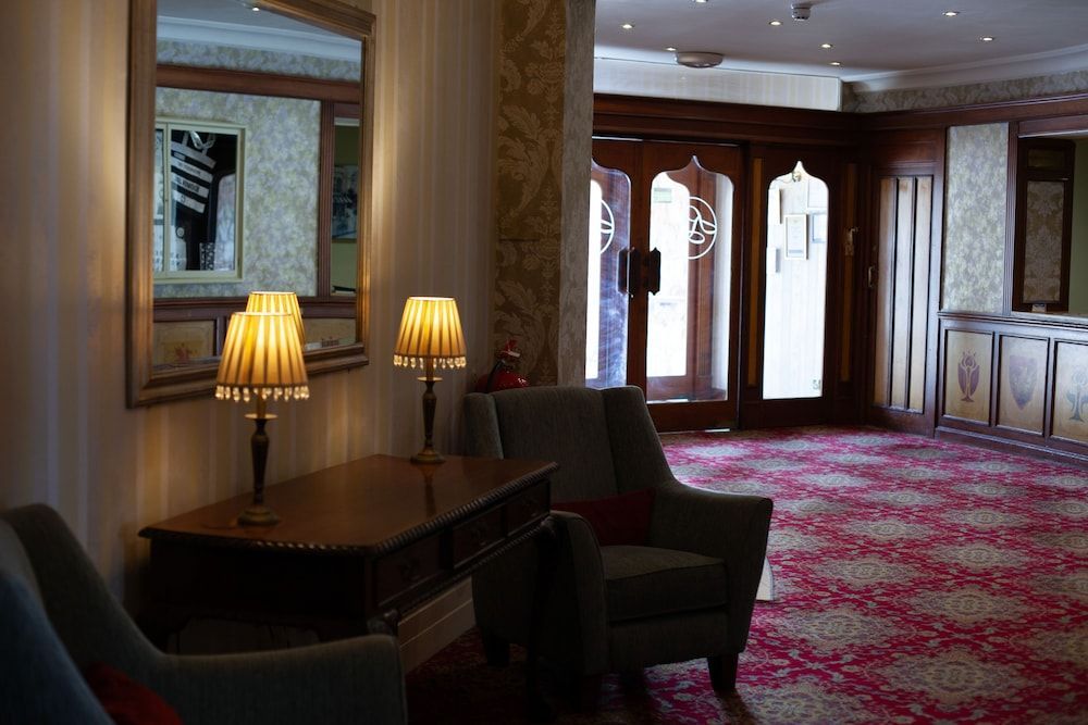 Redcliffe Hotel 1