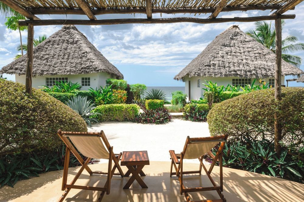 Zanbluu Beach Hotel 1