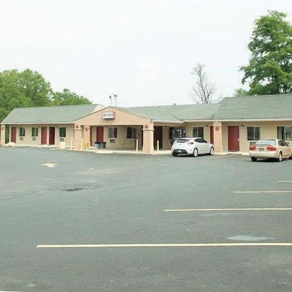 Budget Motor Lodge 1