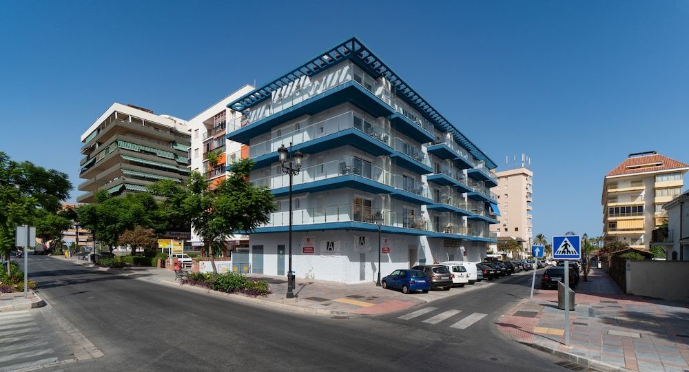 Sur Suites La Dorada, centricos soleados a pocos metros de la Playa y con Parking Opcional 2