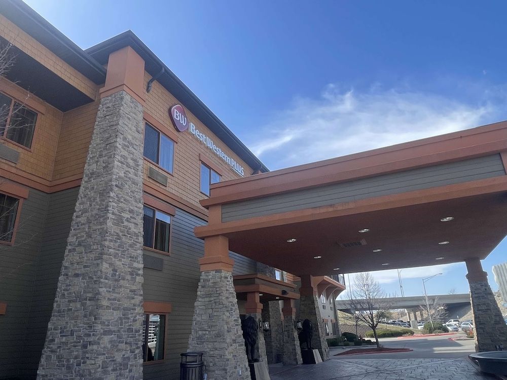 Best Western Plus KC Speedway Inn & Suites 1