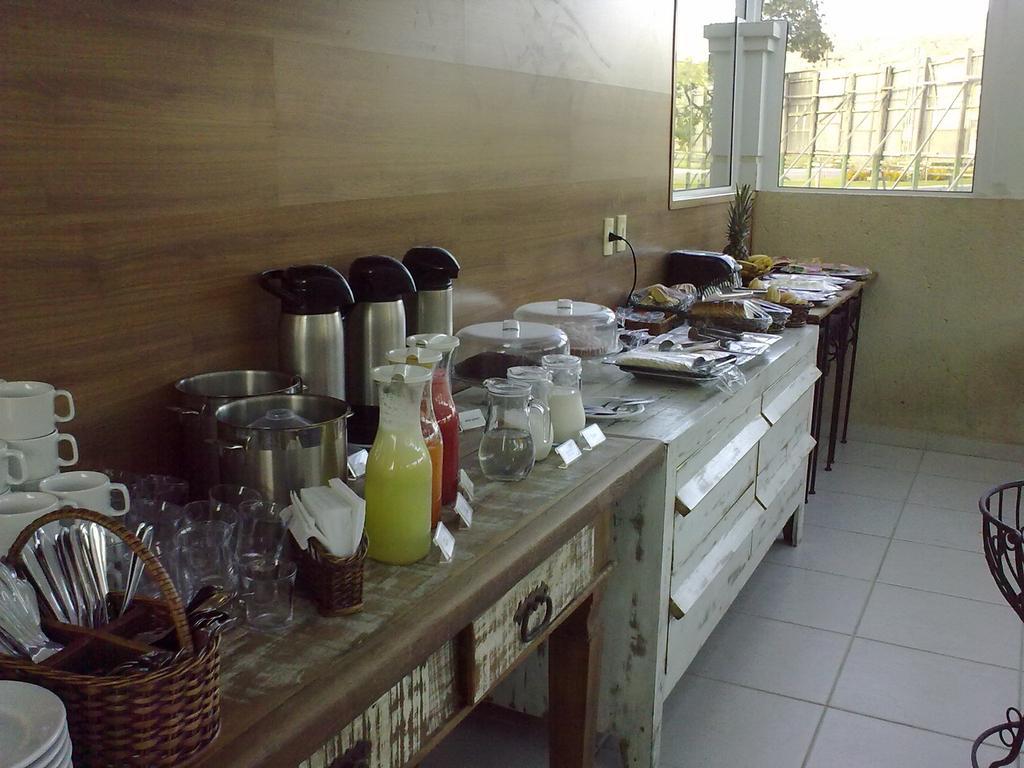 Hotel Hola 2