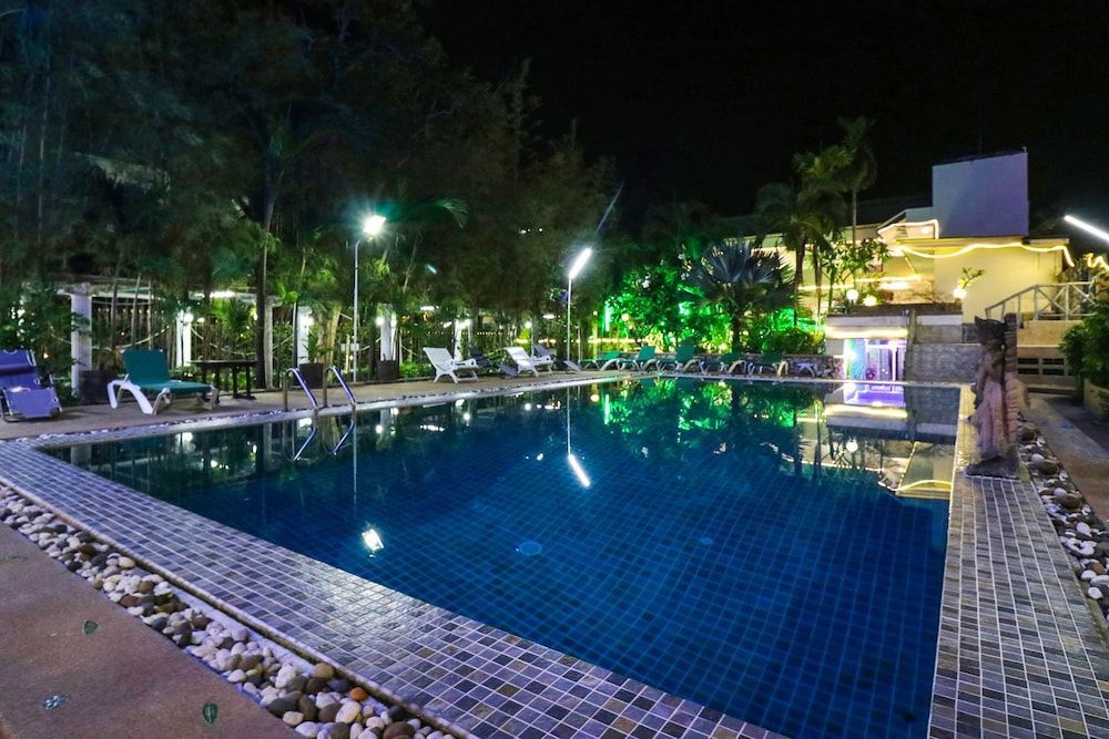 Natural Beach Hotel Pattaya 1