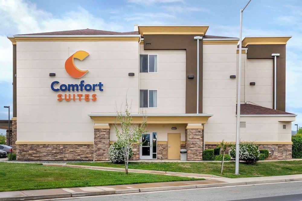 Comfort Suites Redding - Shasta Lake 1