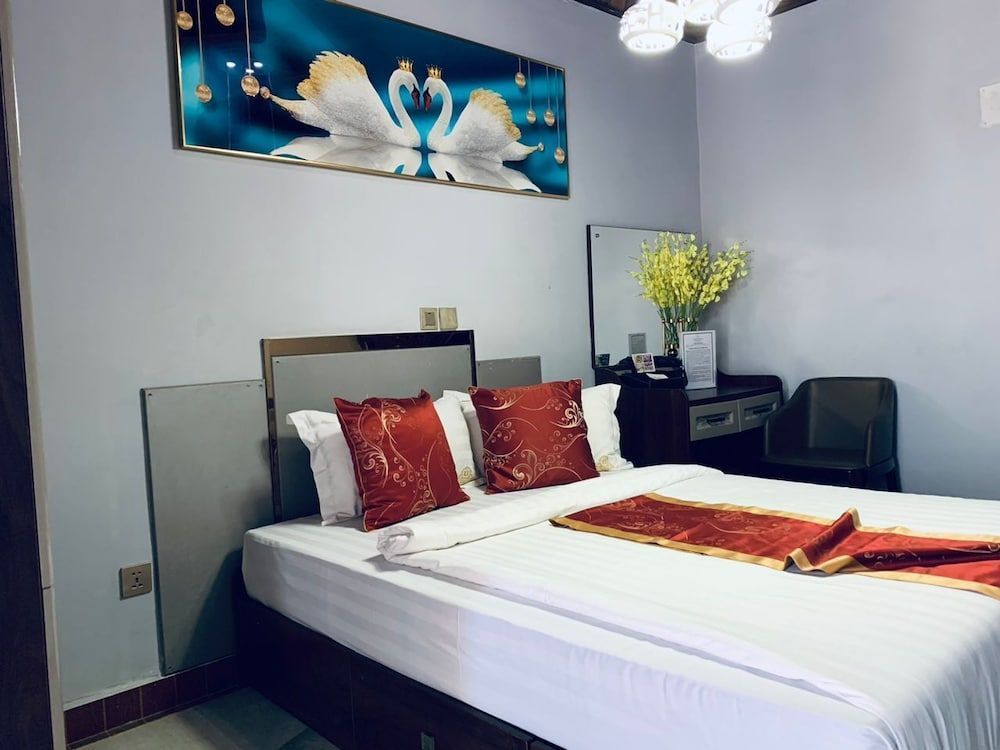 THE DREAMS HOTEL 1