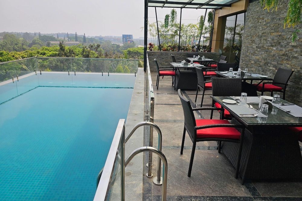 Quality Inn Rockwell Grand-Bangalore International Airport 1