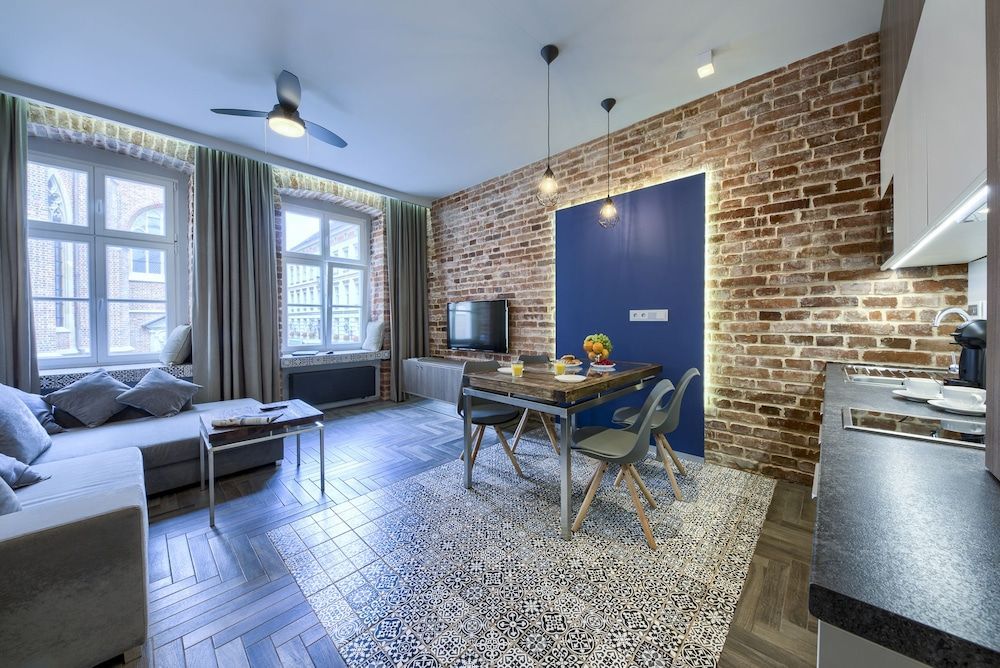 2/3 APARTMENTS Old Town 1