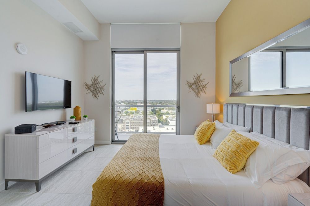 Luxe Condos - Miami Design District 2