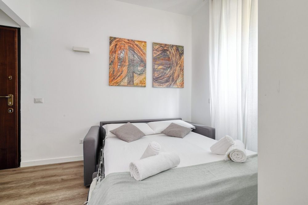 Modern Studios near the City Centre 2