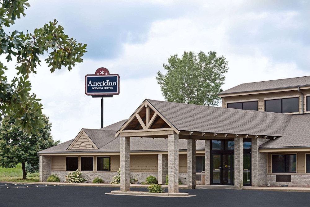 AmericInn by Wyndham Tomah 1