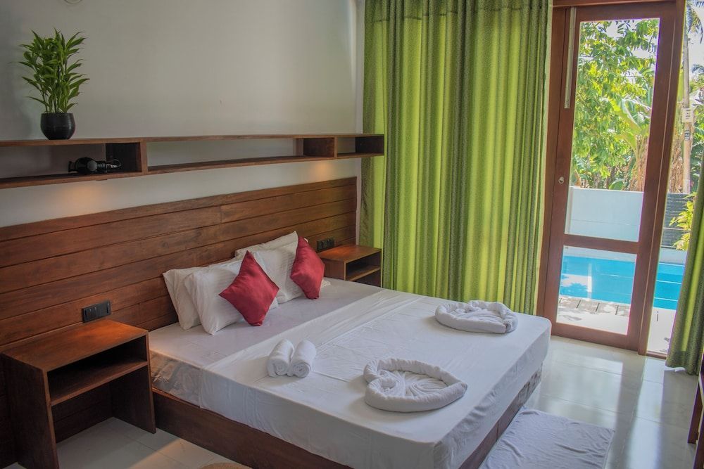 Caliza Unawatuna by Sea Cloud 2
