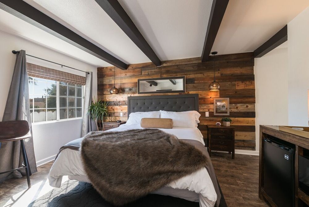 Shell Beach Inn 1