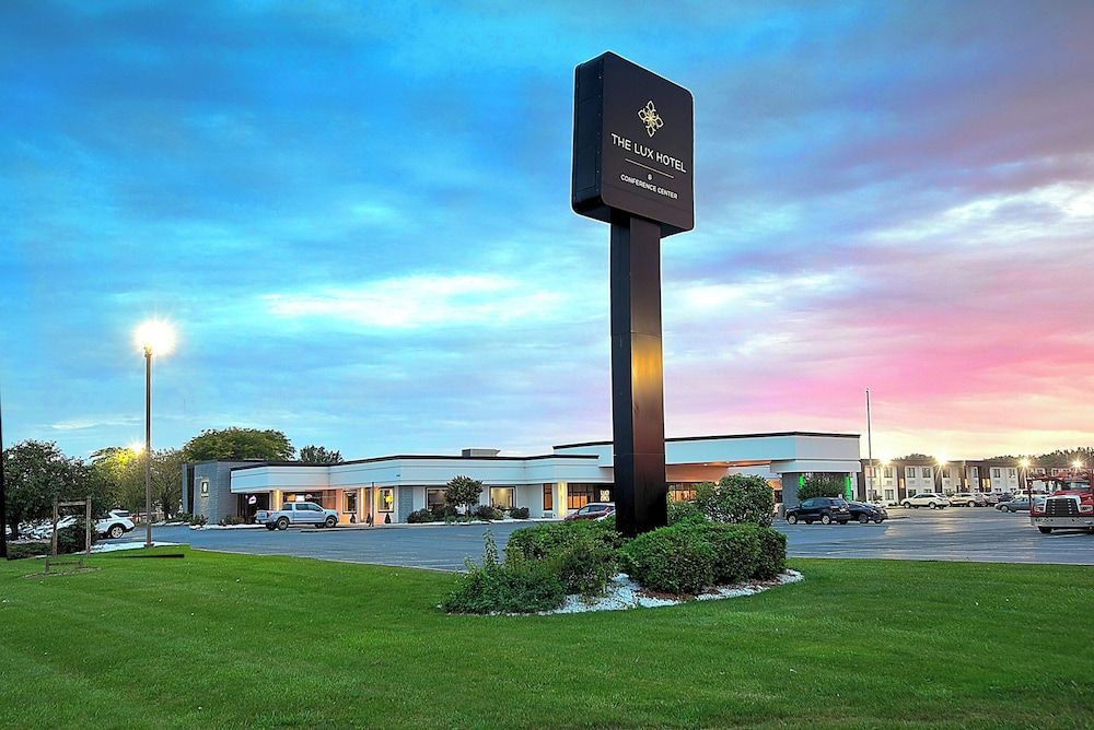 The Lux Hotel & Conference Center, an Ascend Collection Hotel 1