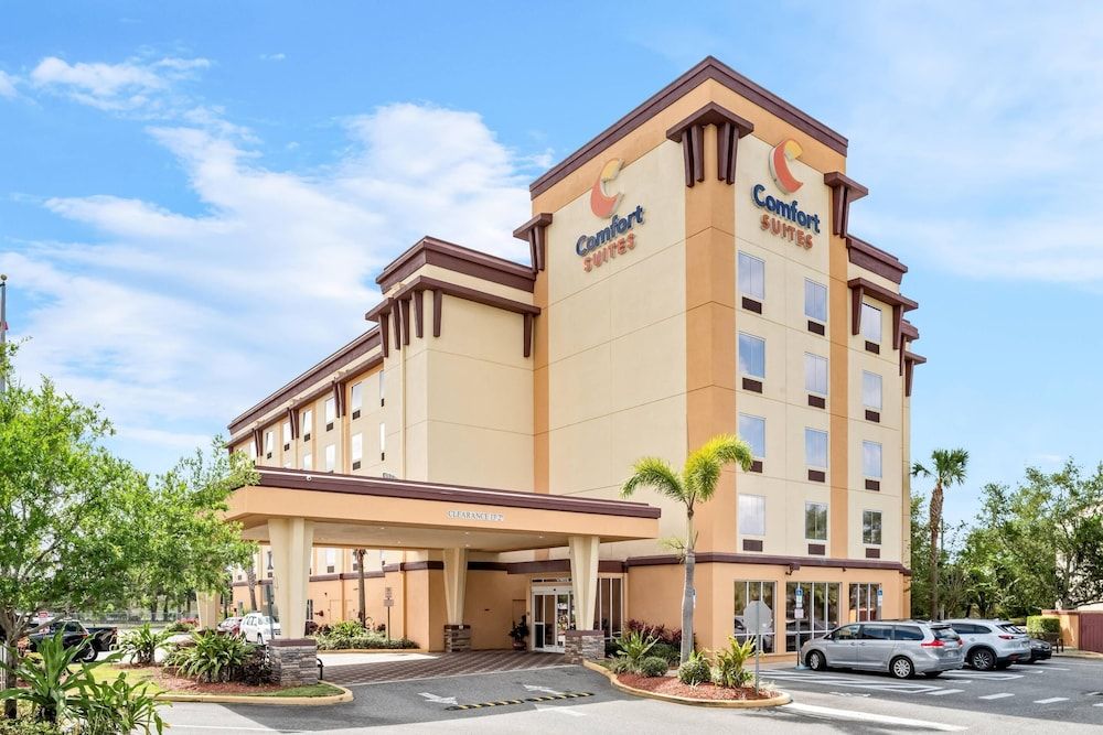 Comfort Suites Orlando Airport 1