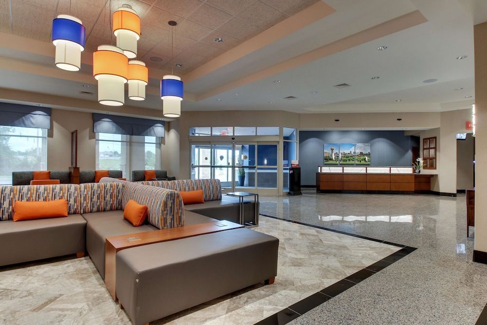 Drury Inn & Suites Knoxville West 2