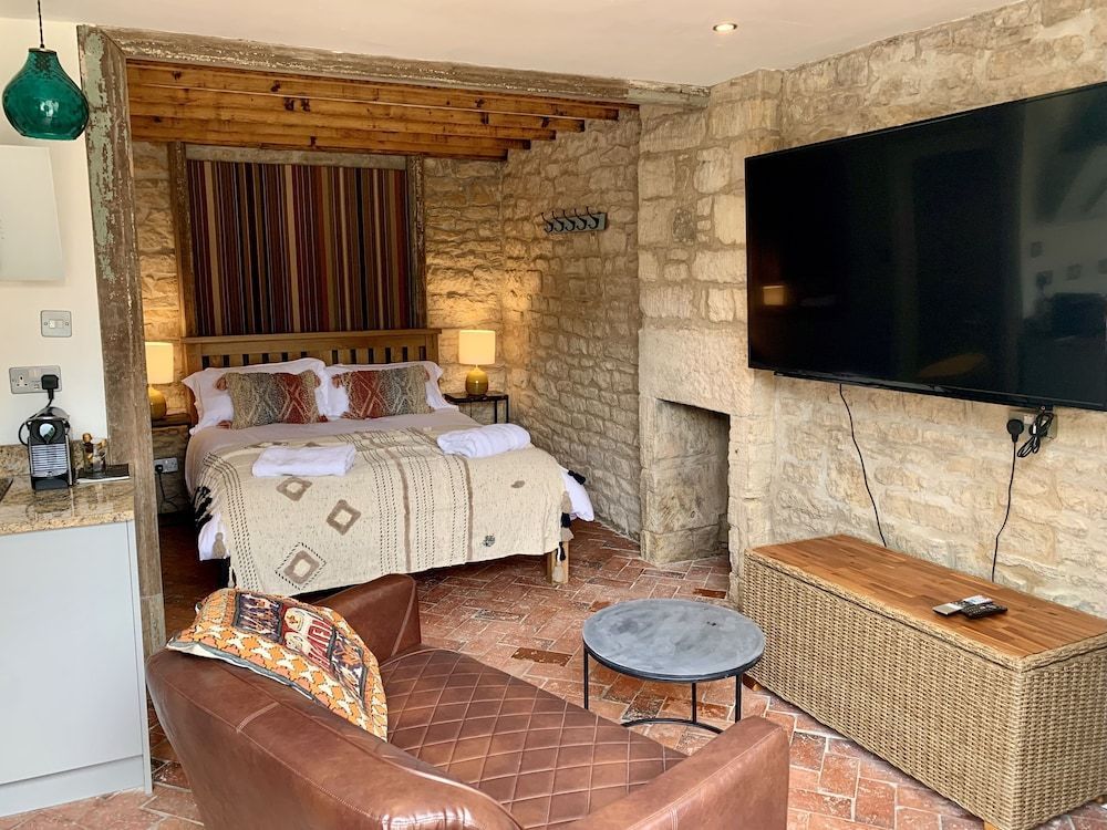 The Coach House and The Stable 2