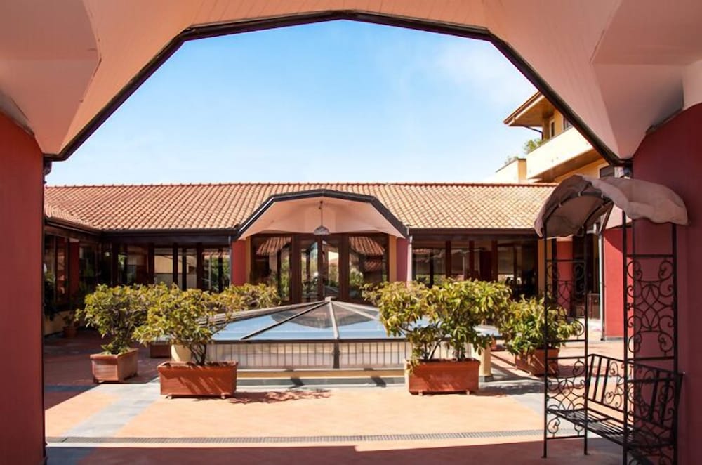 Tk HOTEL 2