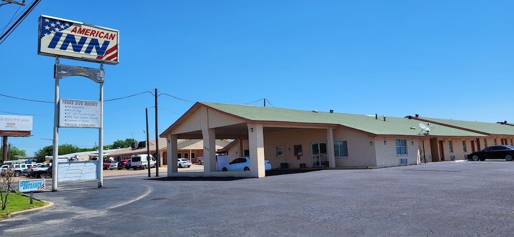 American Inn Cleburne 1