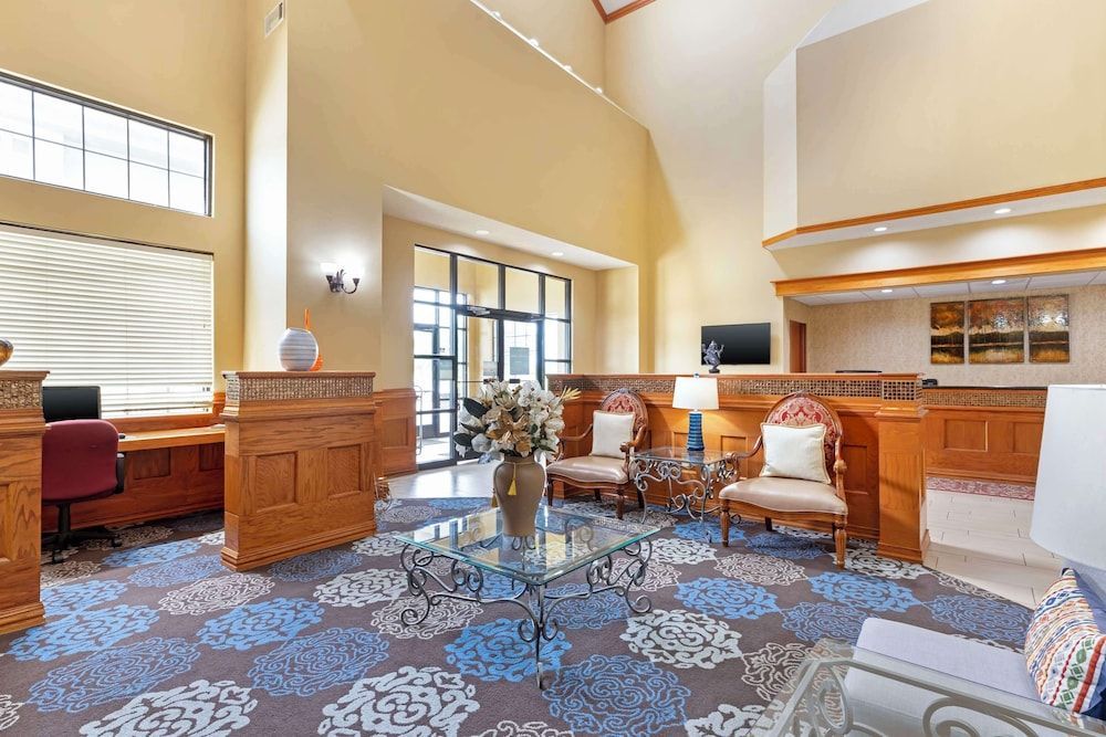 Best Western Locust Grove Inn & Suites 2