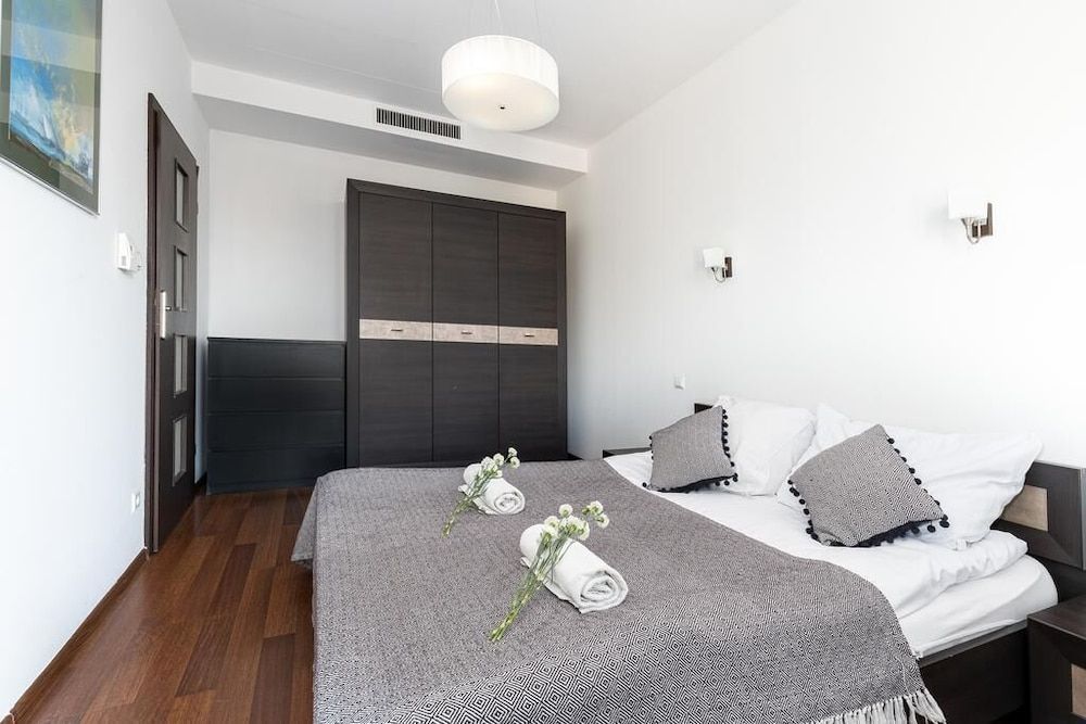 Stylish apartment with AC in Old Town 2
