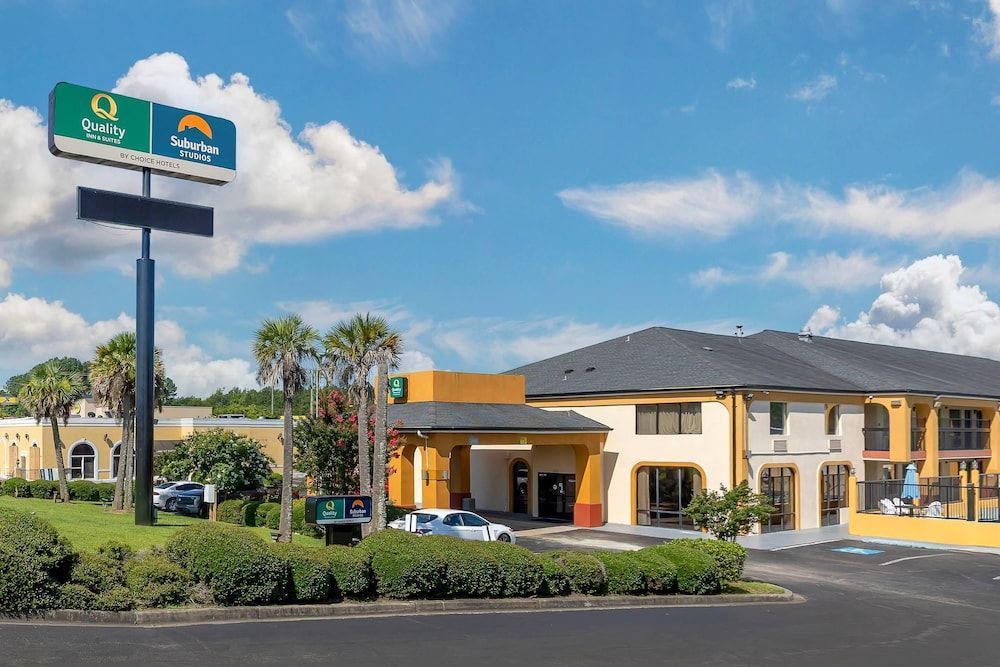 Quality Inn & Suites Orangeburg 1