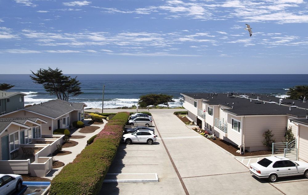 Cambria Landing Inn and Suites 1