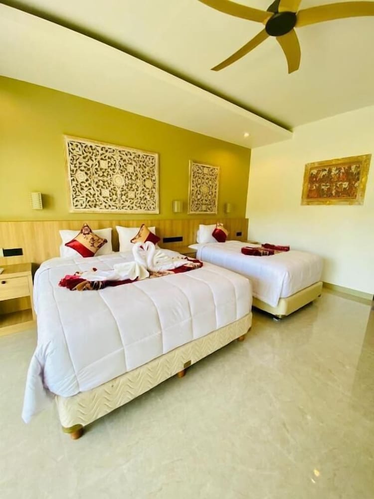 Solaluna Beach Homestay 1