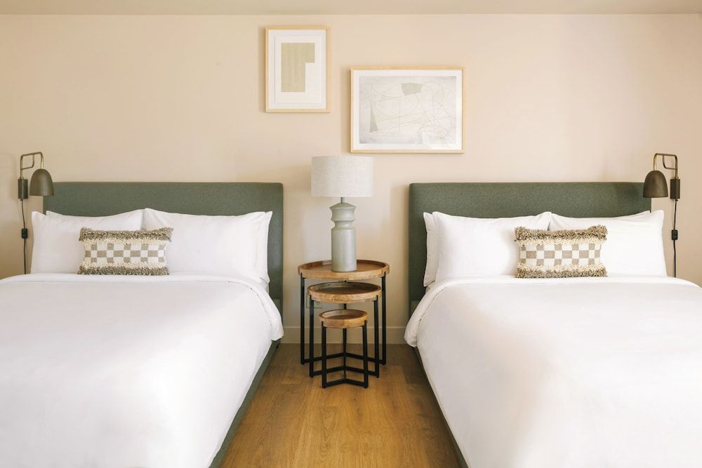 Hotel Solarena Newport Beach, a Dazzler Select by Wyndham 2