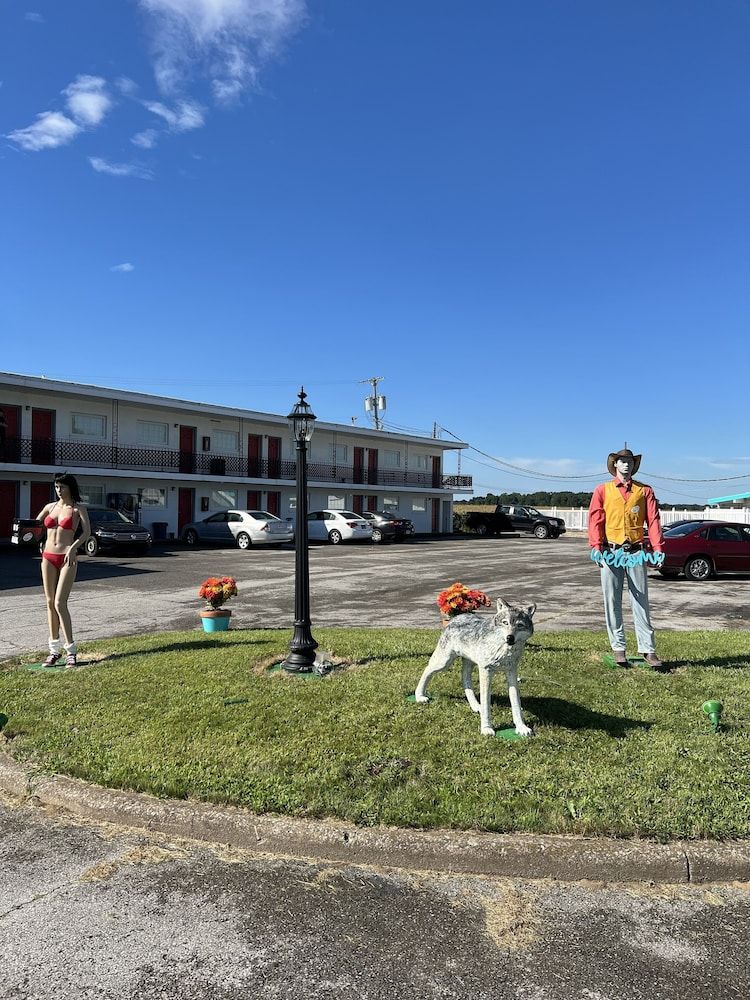 Motel Boutique by Wolf Inn 1