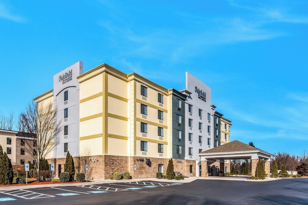 Fairfield by Marriott Inn & Suites Greensboro Coliseum Area 1