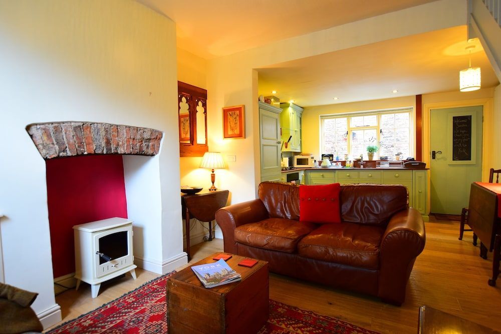 7 Monk Bar Court 1