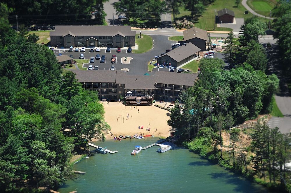 Sunset Bay Resort & Suites 1
