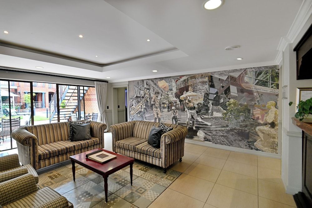 Courtyard Hotel Rosebank 2