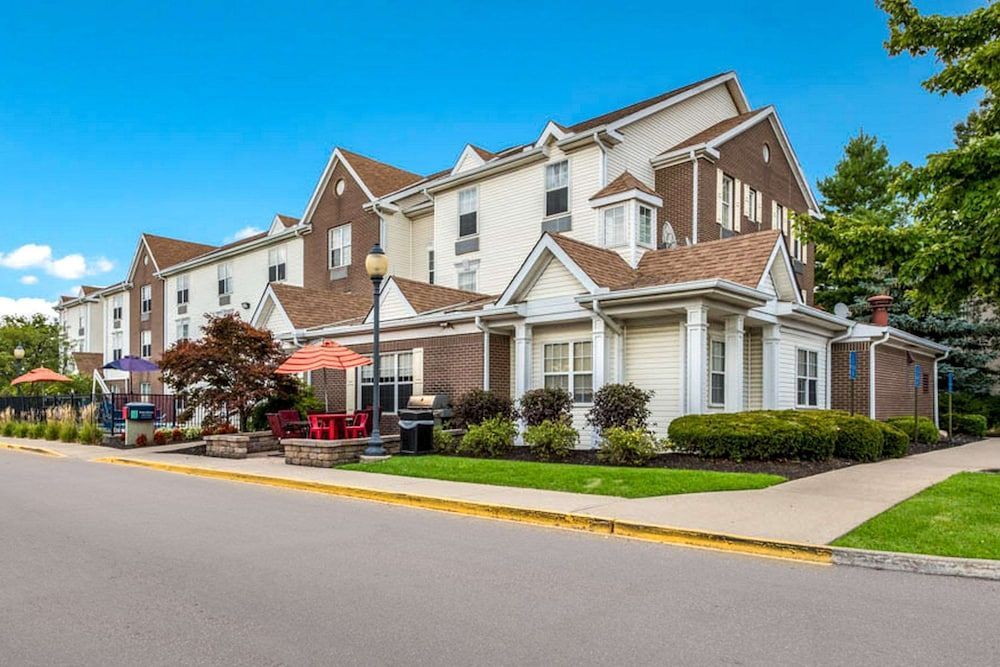 Birch Hills Suites - Blue Ash 1