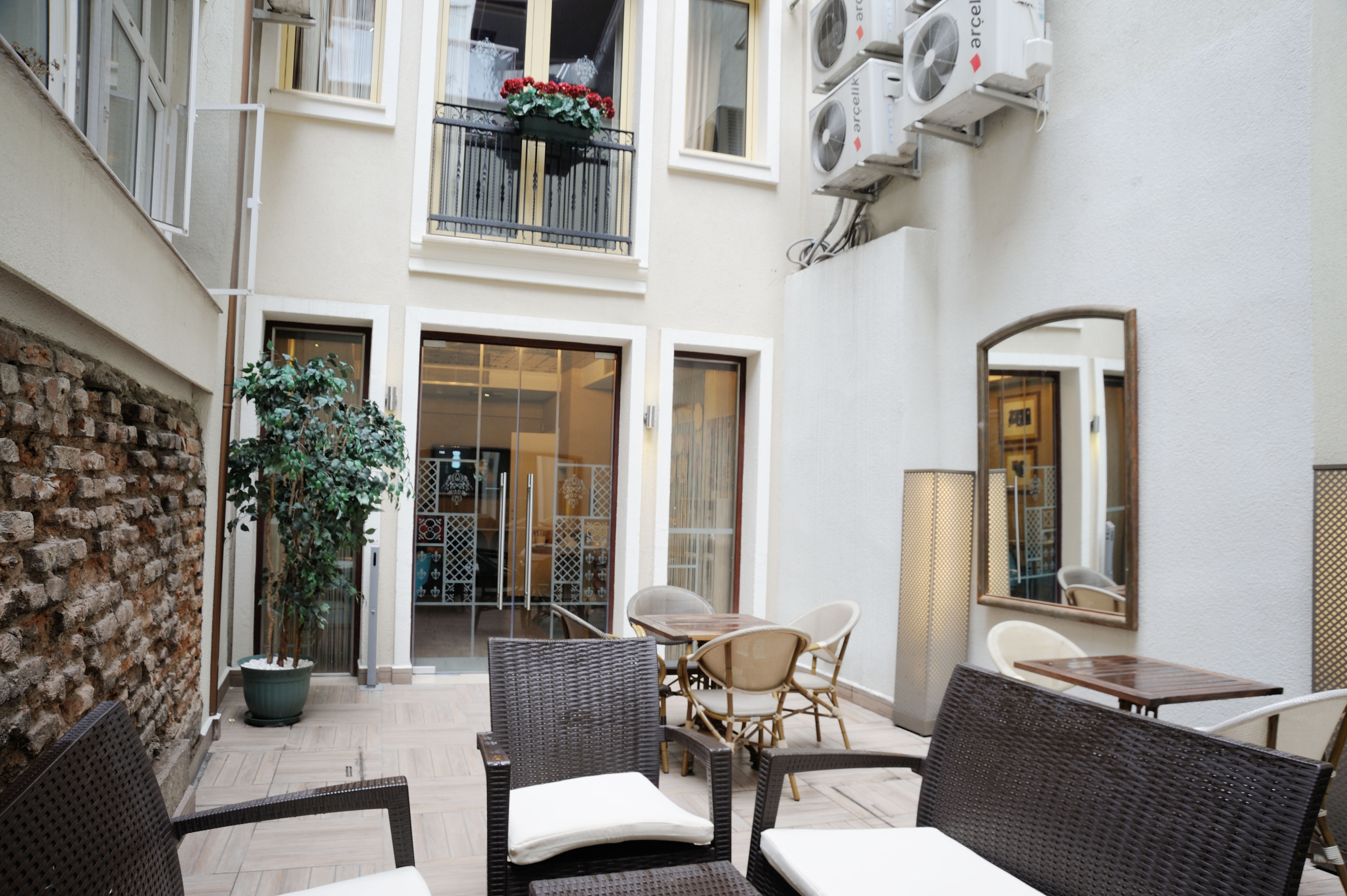 Collage Taksim Hotel 1